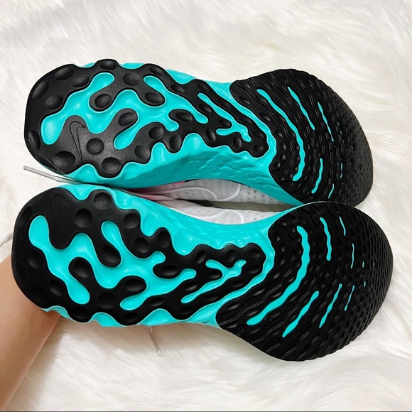 ✨Sold✨Nike • React Infinity Run Flyknit 2 - Picture 11 of 12